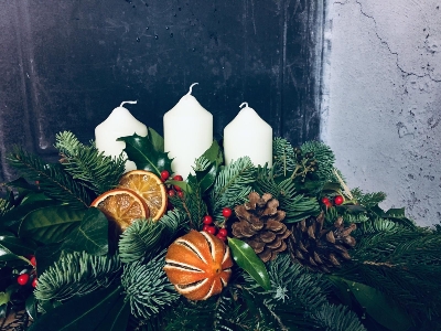 1.Candle Table Arrangement